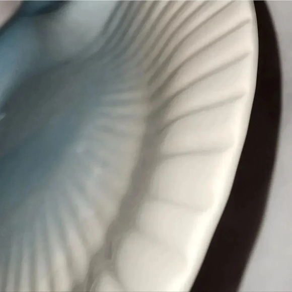 Olfaire large white with blue shell bowl‎ - Picture 5 of 9